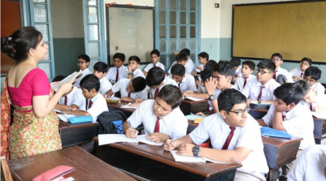 শ্রেণিকক্ষে শিক্ষার্থী  © ফাইল ছবি